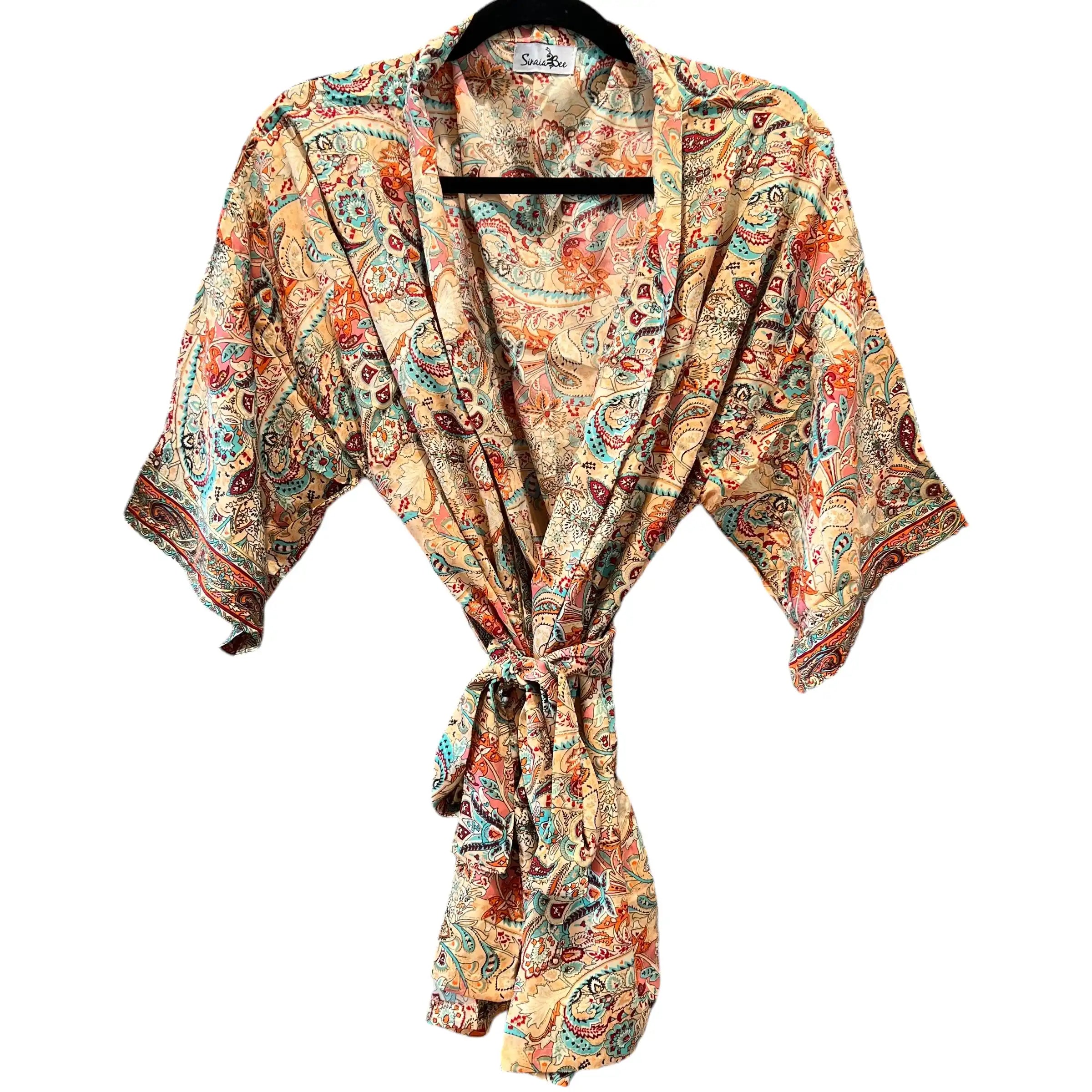 Kort silke kimono med bælte