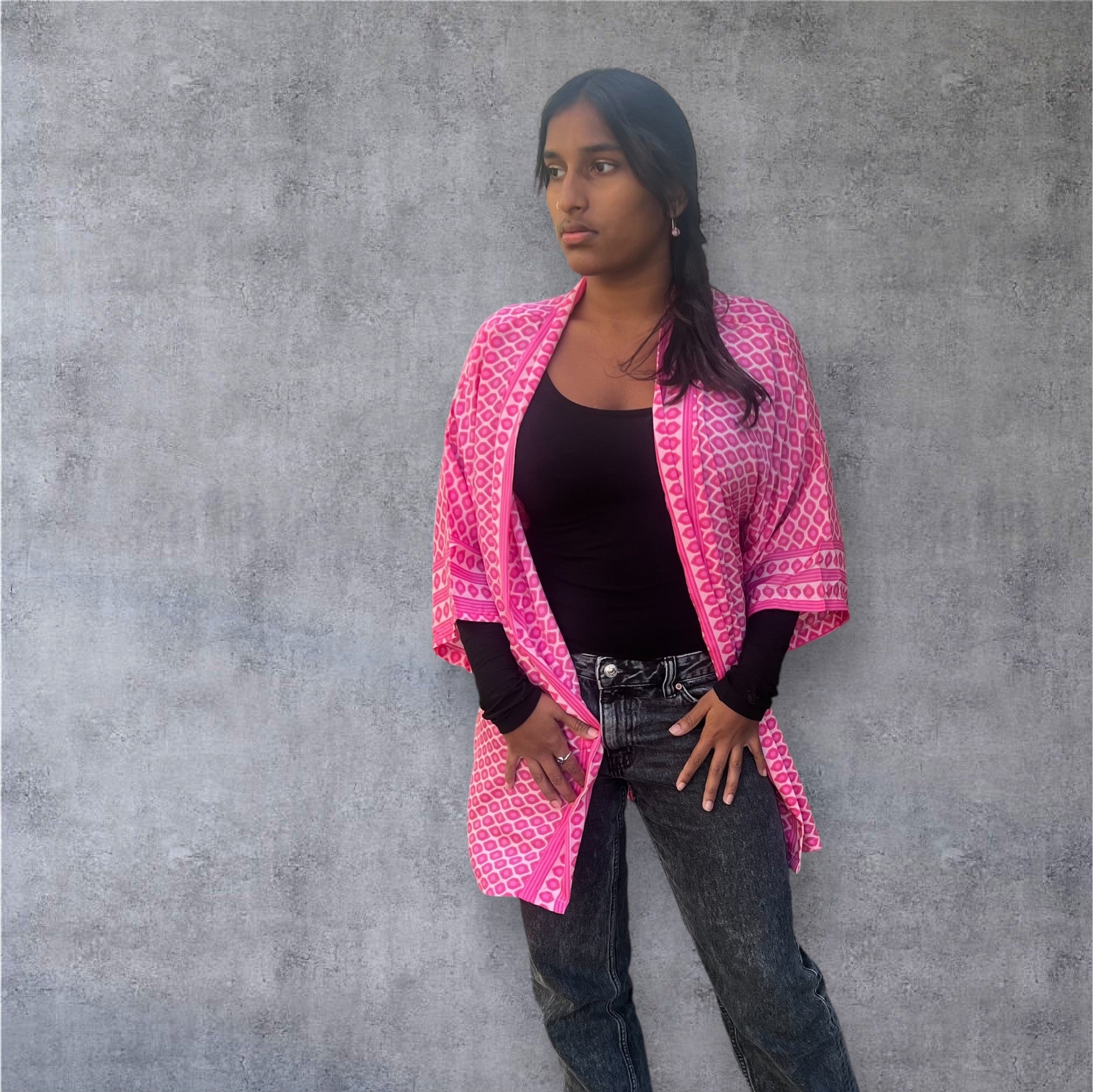 Kort silke kimono med bælte