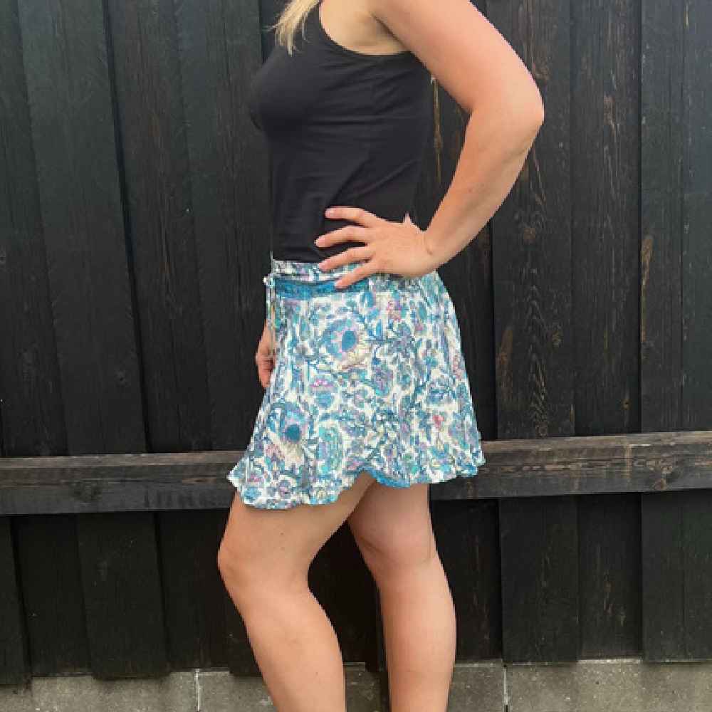 Lyseblå Silkeshorts