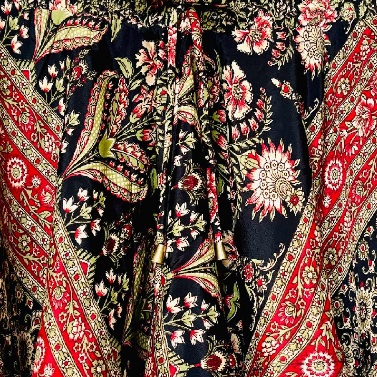 Shortsnederdel i silke med lomme str. S/M