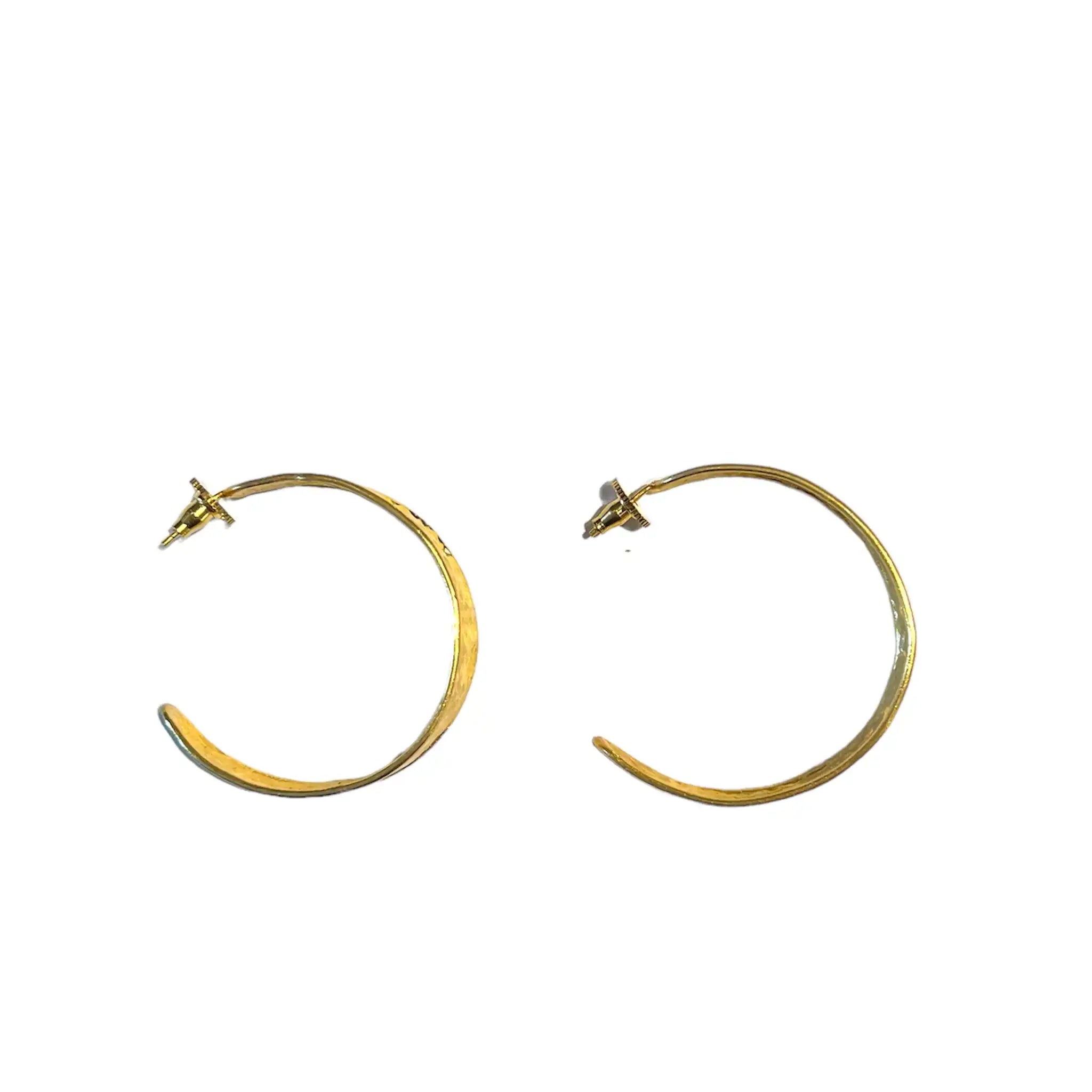 Håndlavet guldbelagt ørering