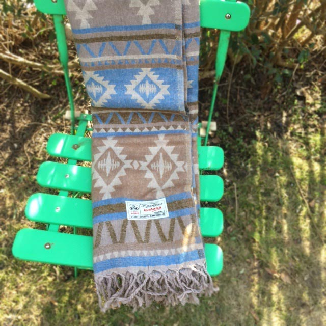 Uld tæppe med unikt mønster