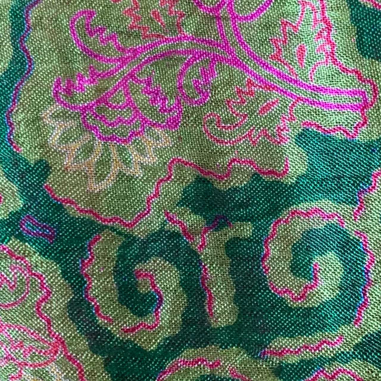 Silke kimono med lomme grøn/rødlig