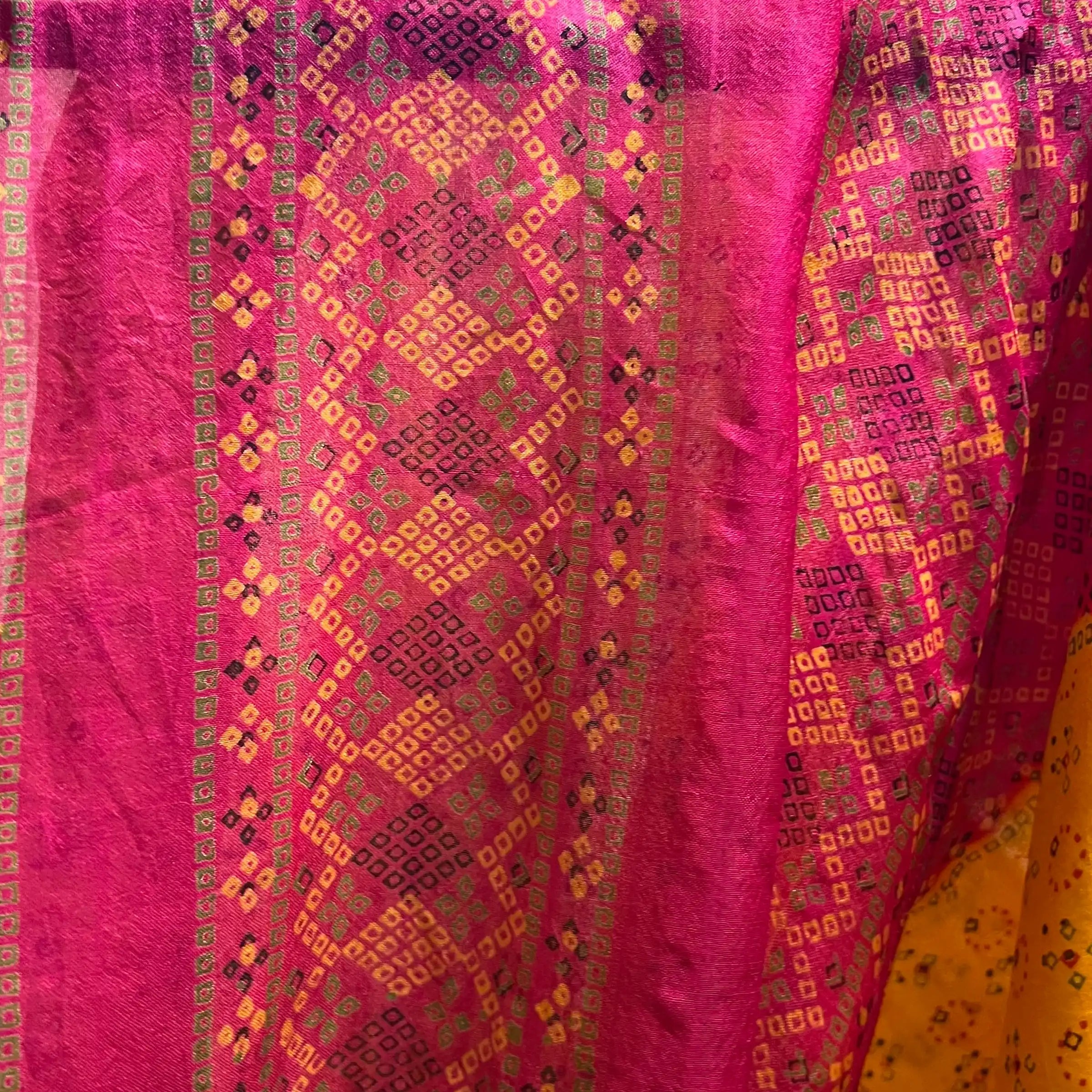 Silke kimono med lomme Golden Dream